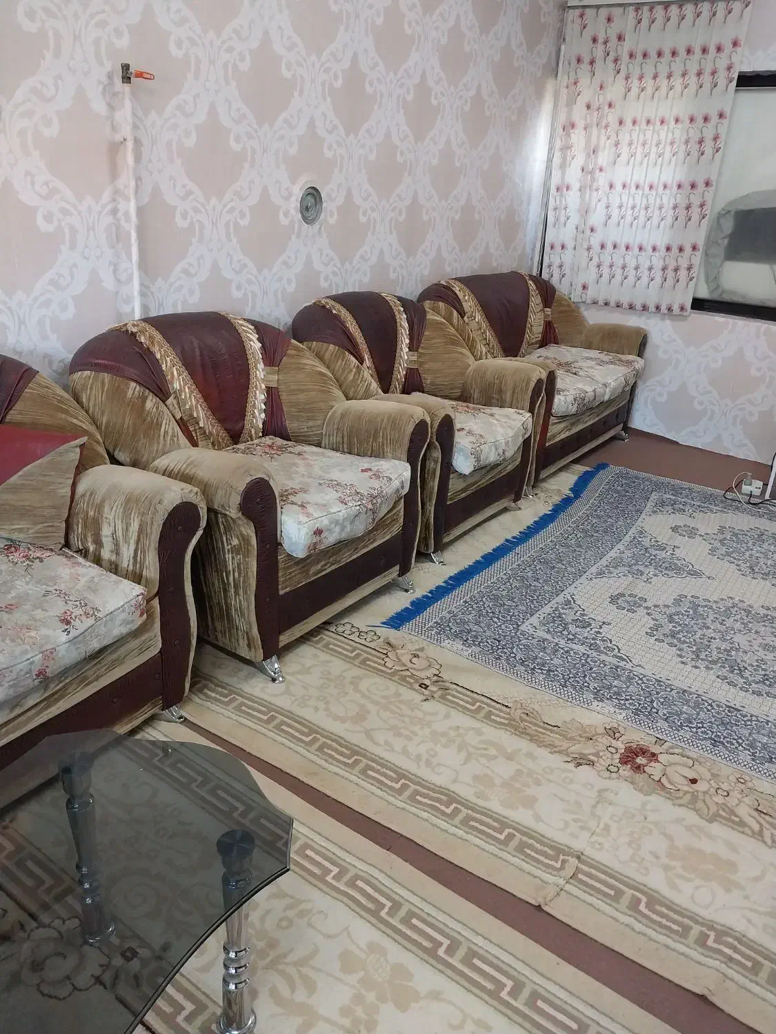 مبلمان راحتی صحیح سالم کار کرده|مبلمان خانگی و میز عسلی|خوی, |دیوار