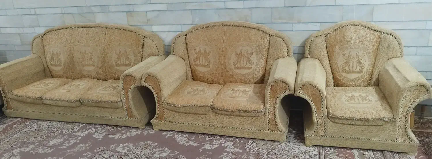 فروش یک دست مبل 7نفره|مبلمان خانگی و میز عسلی|سیرجان, |دیوار