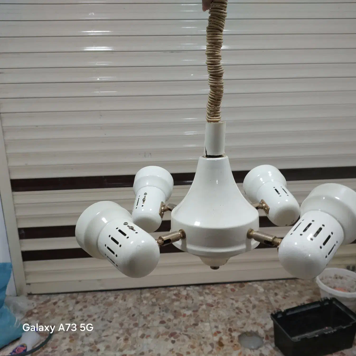 لوستر سقفی و دیواری|لوستر و چراغ آویز|لاهیجان, کوی آزادگان|دیوار