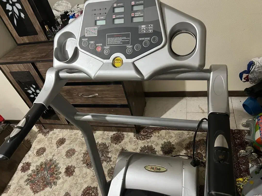فروش تردمیل خانگی تاشو در حد نو fit club|تجهیزات ورزشی|شاهین‌شهر, شهرک میلاد|دیوار