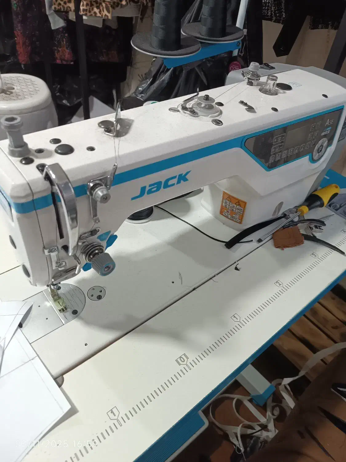 چرخکار ماهر مانتو دوز نیازمندیم|استخدام صنعتی، فنی، مهندسی|تهران, بهارستان|دیوار