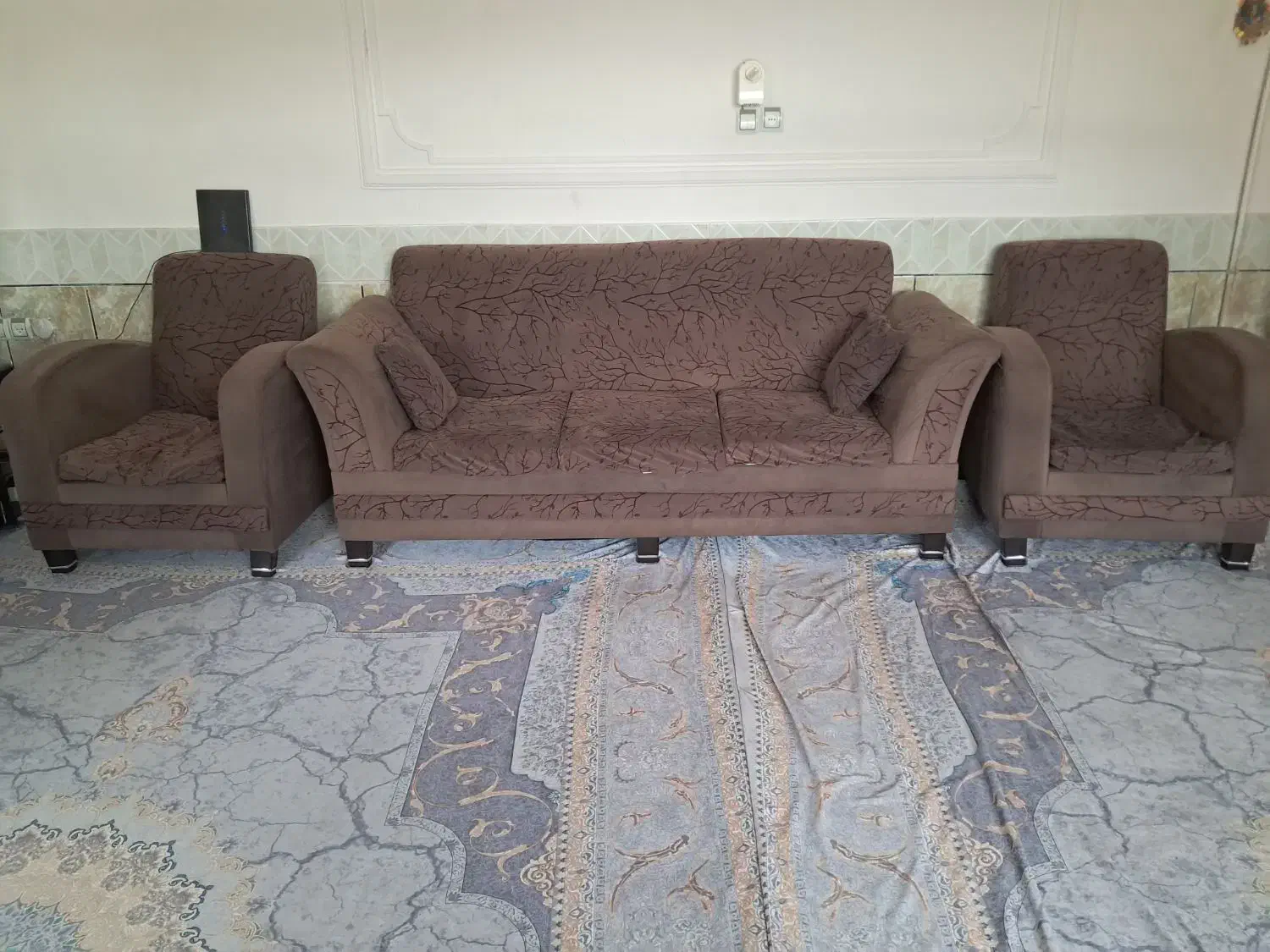 مبل ۷نفره تمیز با جلو مبلی وعسلی ها باقیمت عالی|مبلمان خانگی و میز عسلی|فارسان, |دیوار