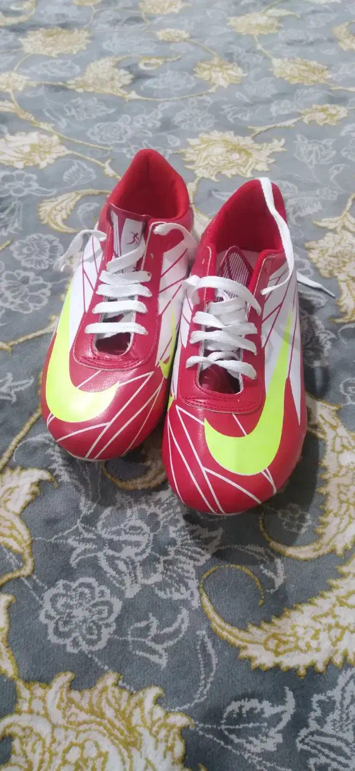 کفش فوتبال چمن|ورزش‌های توپی|سمنان, |دیوار