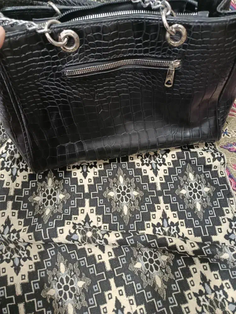 کیف چرمی|کیف، کفش، کمربند|خوی, |دیوار