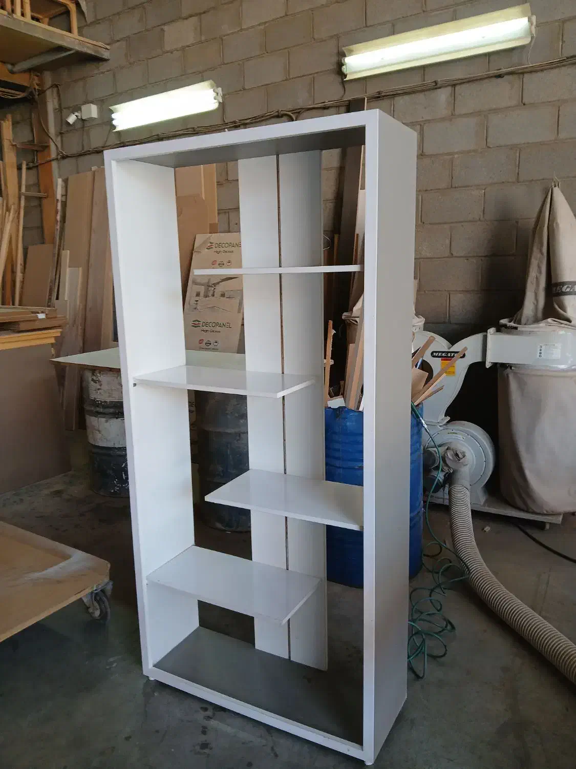 کتابخانه چهار طبقه|کتابخانه، شلف، قفسههای دیواری|چهاردانگه (تهران), |دیوار