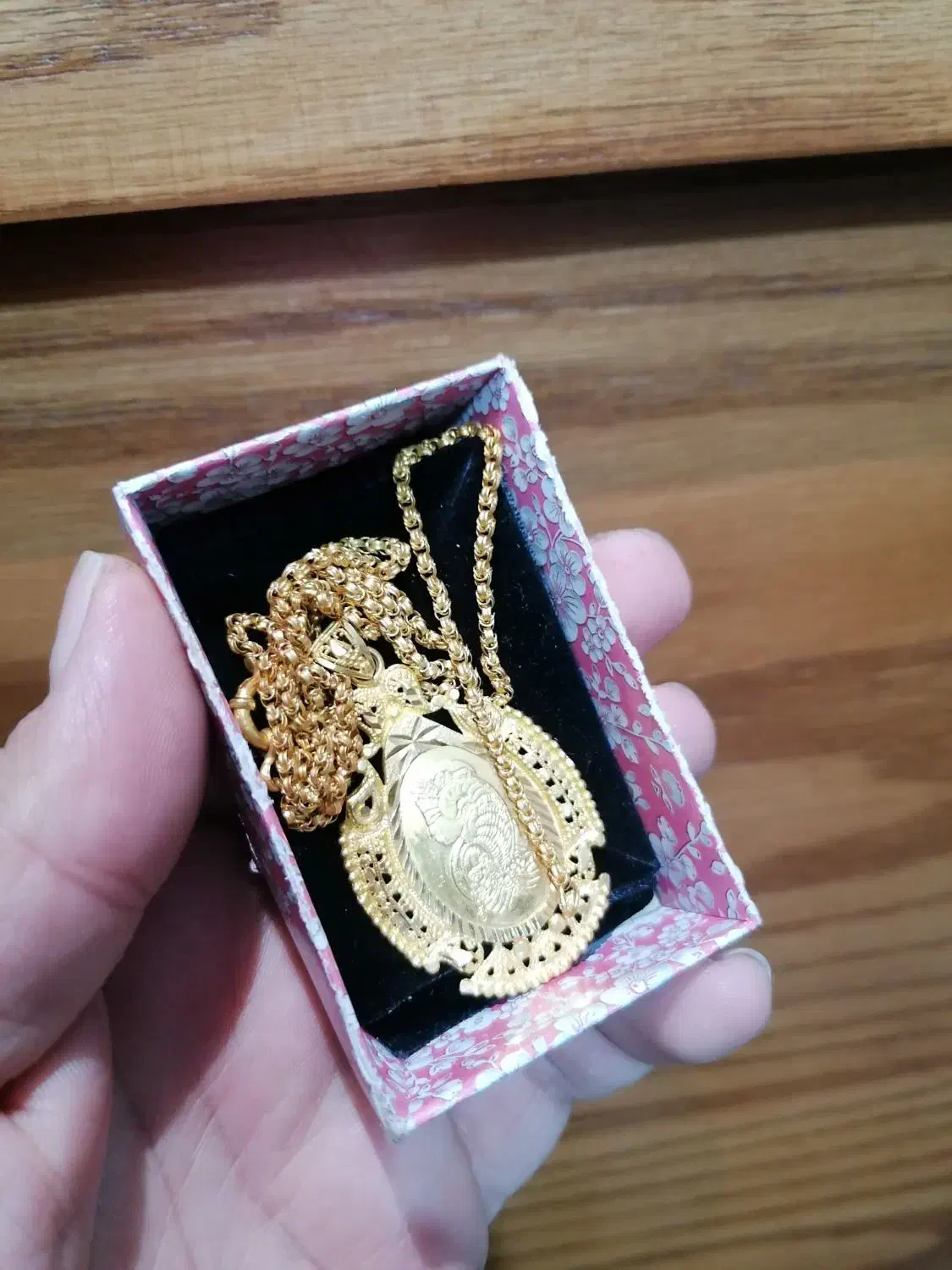 طلا پلاک و زنجیر|جواهرات|شیراز, کاراندیش|دیوار