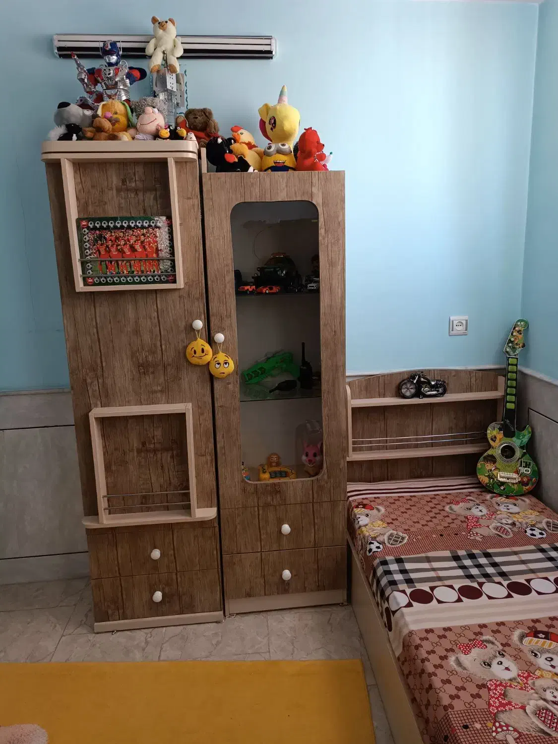 تخت وکمد نوجوان|تخت و سرویس خواب|کاشان, ولیعصر|دیوار