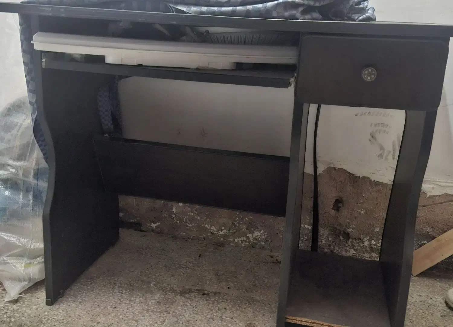 با تخفیف. میز کامپیوتر ۱۵۰۰۰۰۰.وتعدادی اسباب بازی.|میز تحریر و کامپیوتر|تربت‌حیدریه, حیدرآباد|دیوار