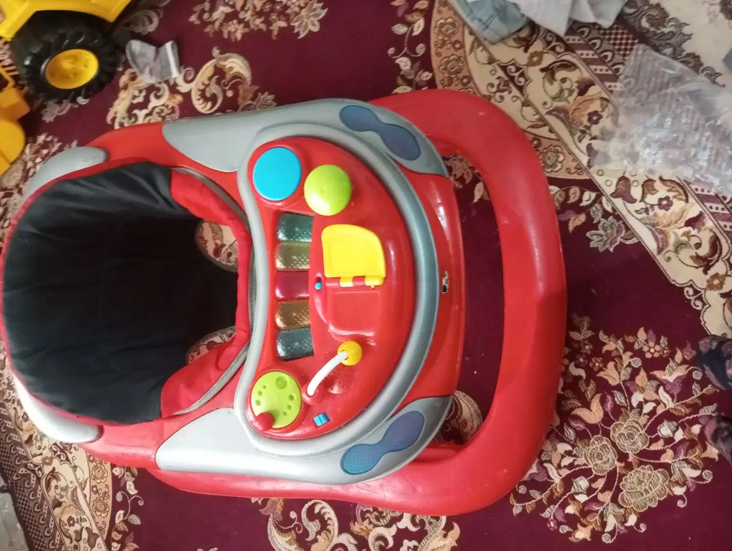 ۱۲۰۰۰۰۰|تخت و صندلی بچه|شیراز, شاهچراغ|دیوار