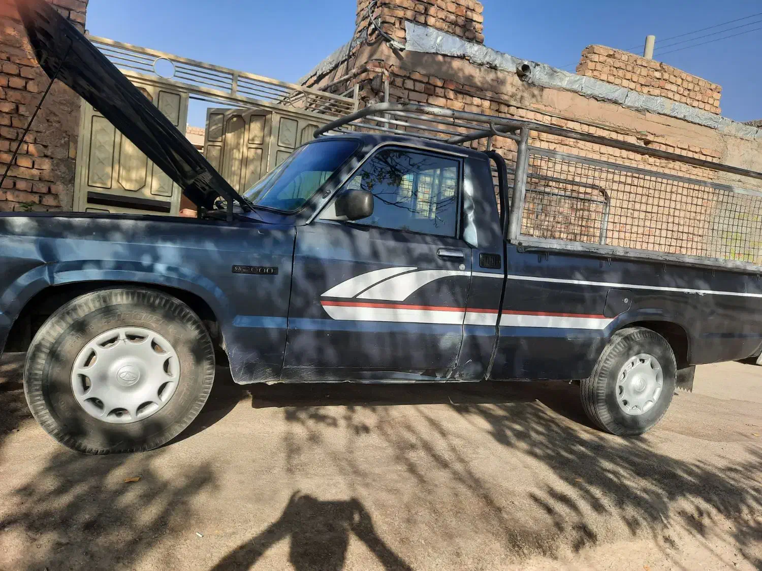 مزدا۲۰۰۰مدل۸۵|خودرو سواری و وانت|اصفهان, سپاهانشهر|دیوار