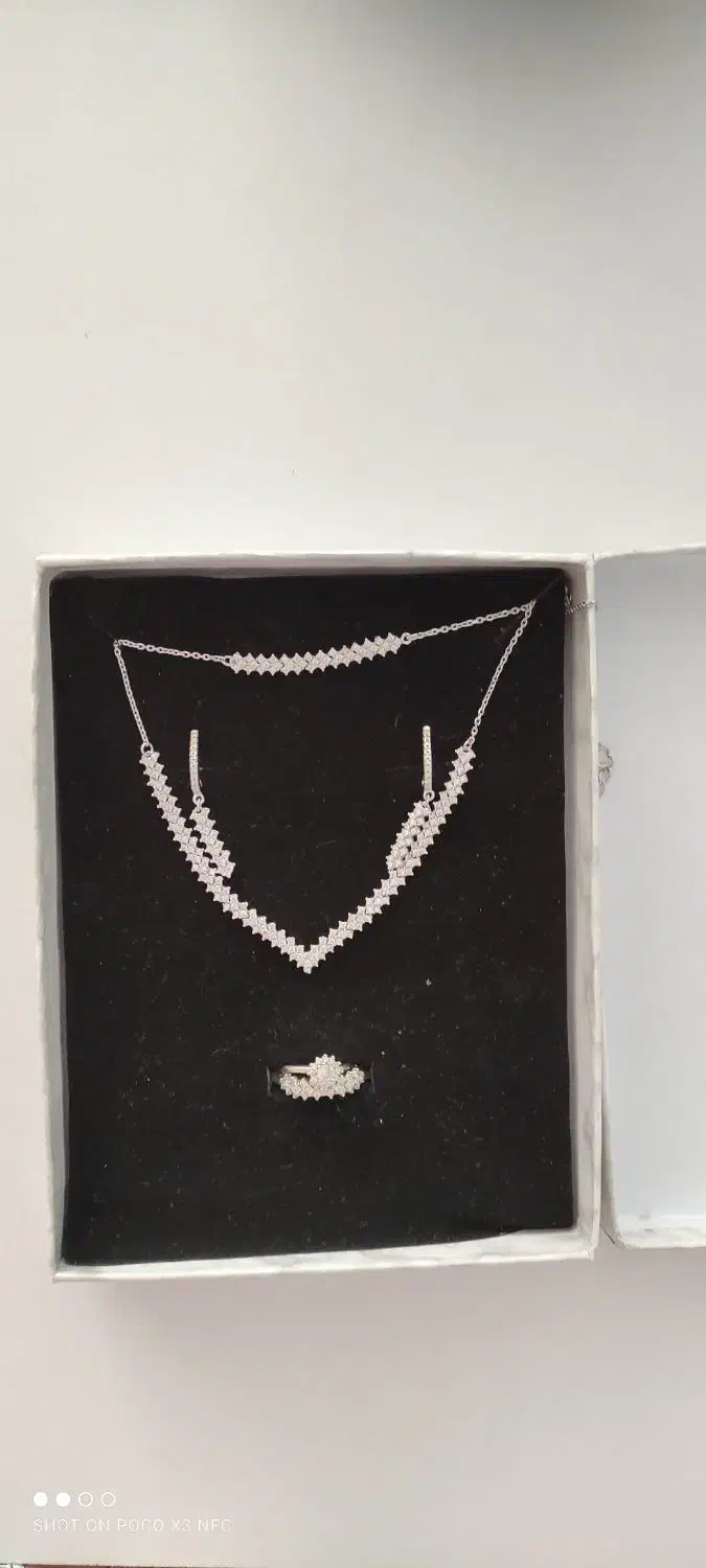 سرویس نقره|جواهرات|اندیشه, پرنیان|دیوار