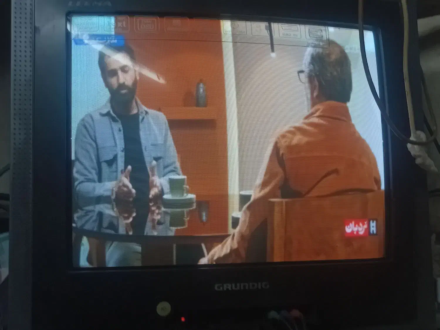 تلویزیون|تلویزیون و پروژکتور|آران و بیدگل, |دیوار