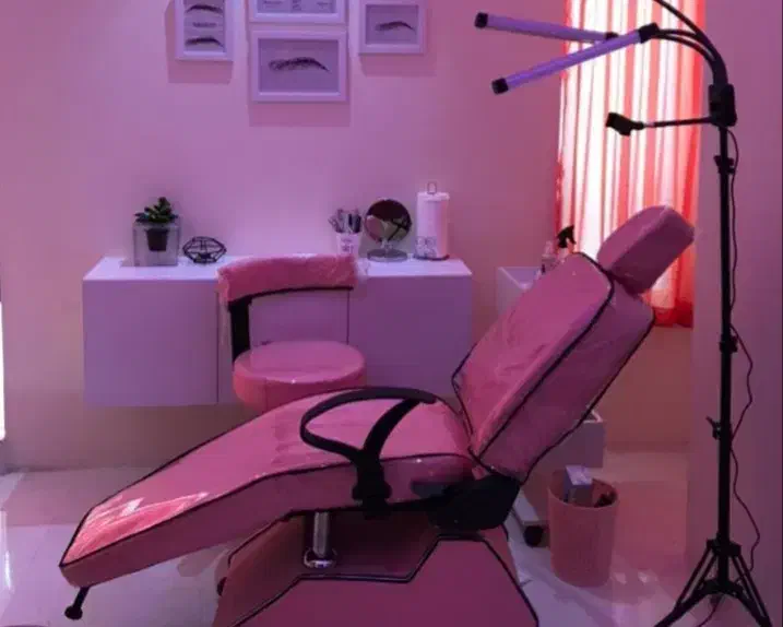 تجهیزات آرایشگاهی|آرایشگاه و سالن‌های زیبایی|تبریز, |دیوار