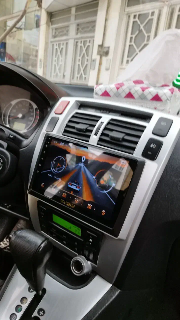 مانیتور شرکتی همراه قاب نصب دوربین دنده عقب|قطعات یدکی و لوازم جانبی|قم, حنیف نژاد|دیوار