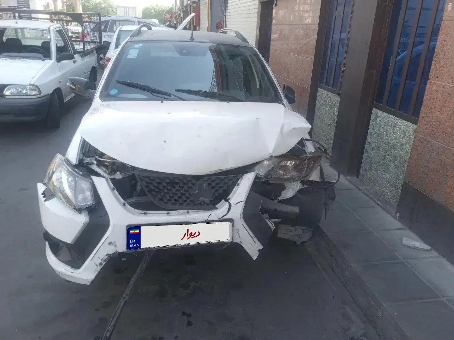 خودرو کوئیک جی ایکس آر ۴۰۳ تصادفی|خودرو سواری و وانت|باقرشهر, |دیوار