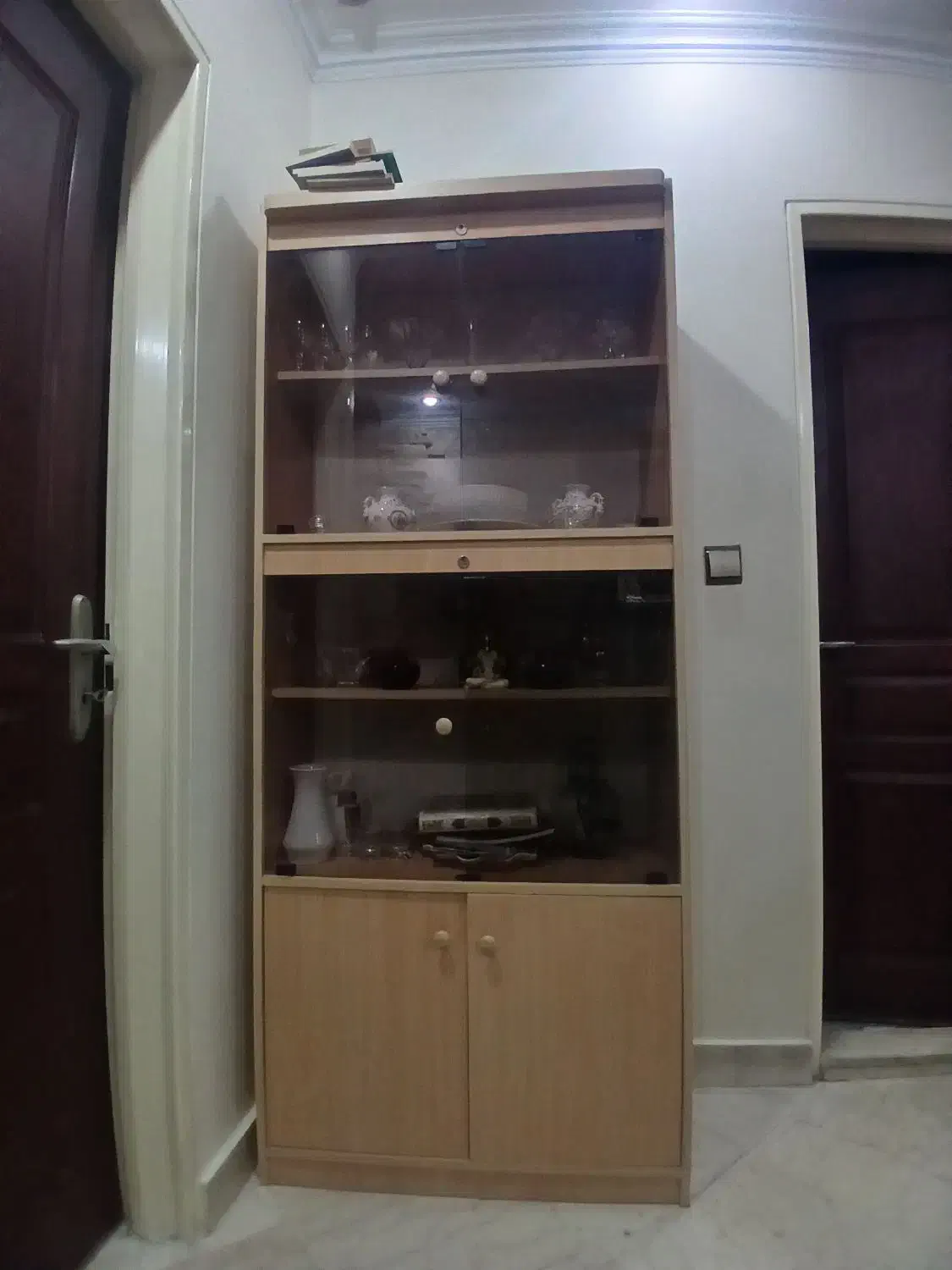 کتابخانه ، بوفه|کتابخانه، شلف، قفسههای دیواری|تهران, خواجه نصیر طوسی|دیوار