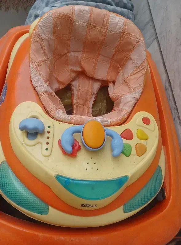 روروئک نو|کالسکه و لوازم جانبی|بروجرد, |دیوار