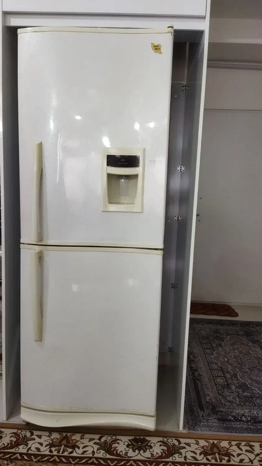 یخچال خیلی تمیزه به علت نبودن جا میفروشم|یخچال و فریزر|بجنورد, |دیوار