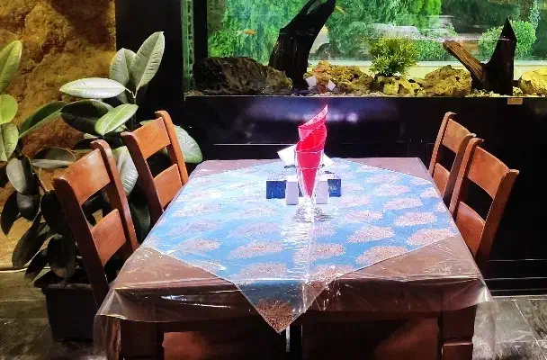 میزو صندلی چوب گردو رستورانی|کافی‌شاپ و رستوران|شاندیز, |دیوار