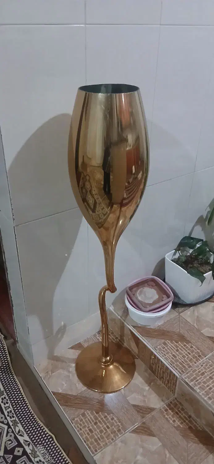 دو عدد گلدان بلوری طلایی با یکی کوزه ای|صنایع دستی و سایر لوازم تزئینی|قوچان, |دیوار