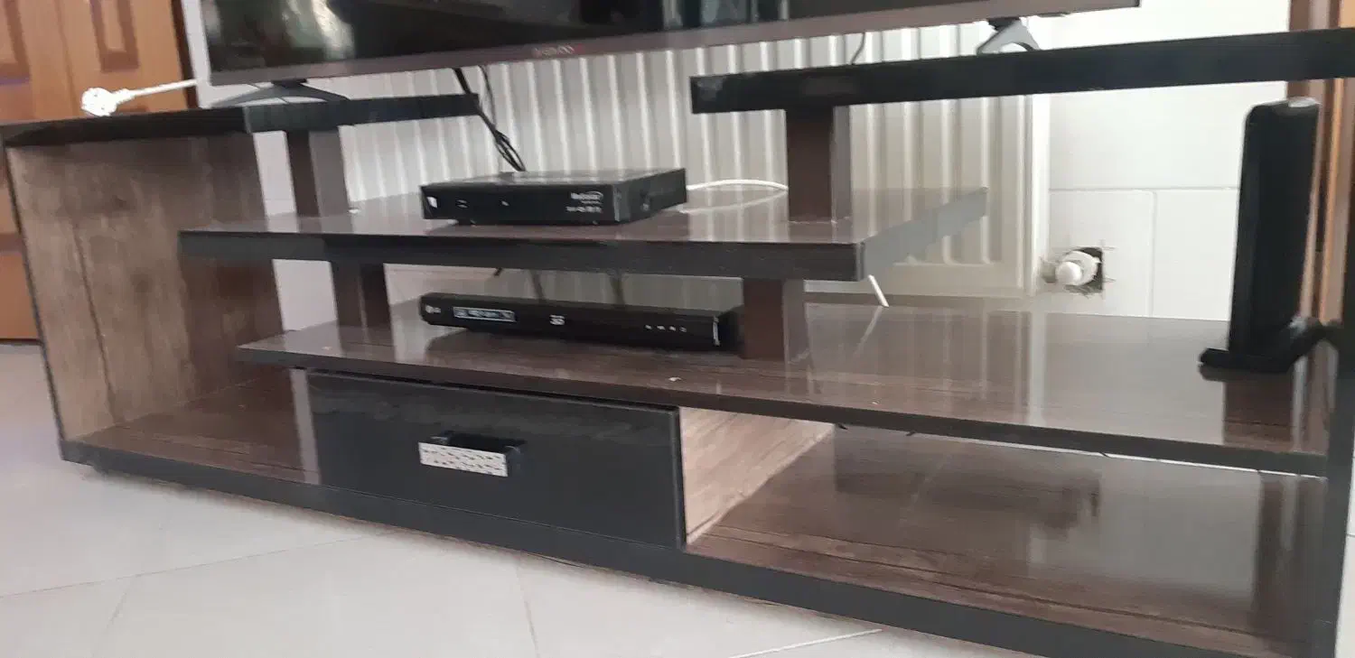 میز تلویزیون ام دی اف بزرگ در حد نو|میز تلویزیون|خوانسار, |دیوار
