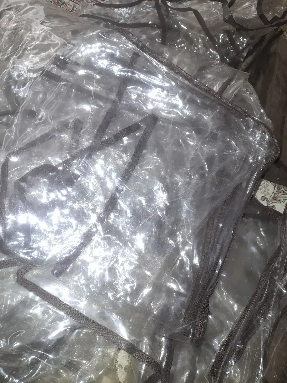 کاور میز نهار خوری تمیز وقابل استفاده .|مبلمان خانگی و میز عسلی|خمینیشهر, |دیوار