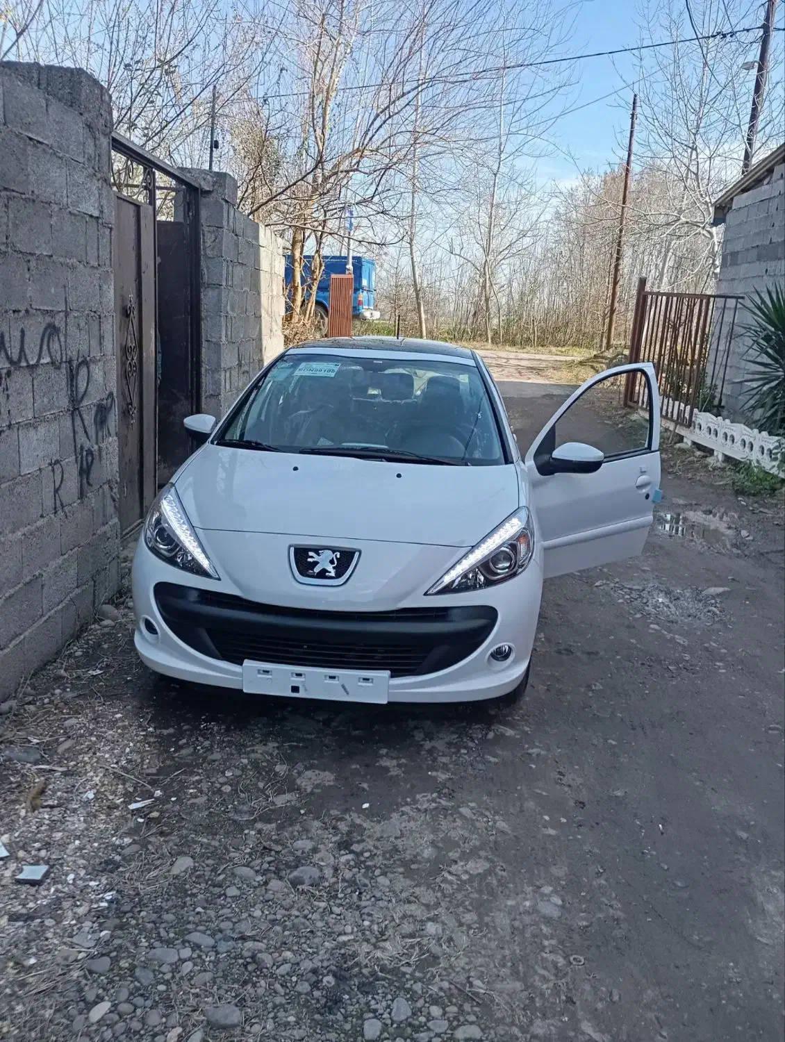 ۲۰۷تمام‌فول‌خشک‌|خودرو سواری و وانت|رشت, حومه رشت|دیوار