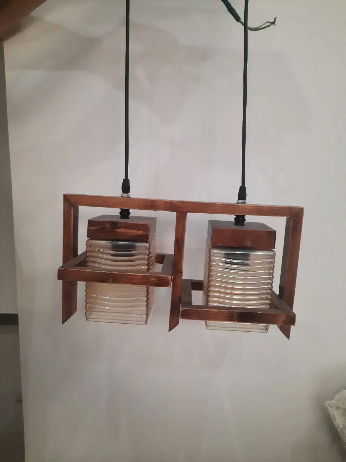 لوستر چوبی دو شعله|لوستر و چراغ آویز|تهران, سبلان (لشگر)|دیوار