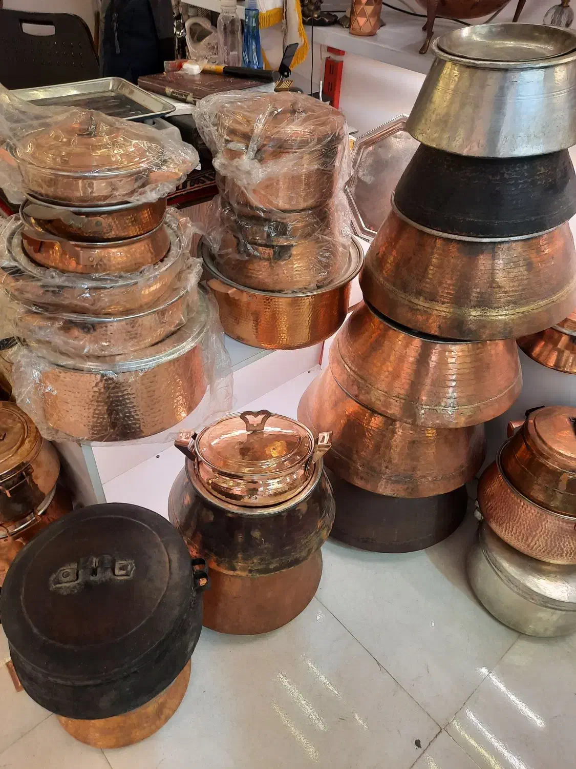 قابلمه مسی قدیم و جدید کیلویی ۱۳۰۰ زیر قیمت|ظروف پخت‌وپز|سنندج, |دیوار