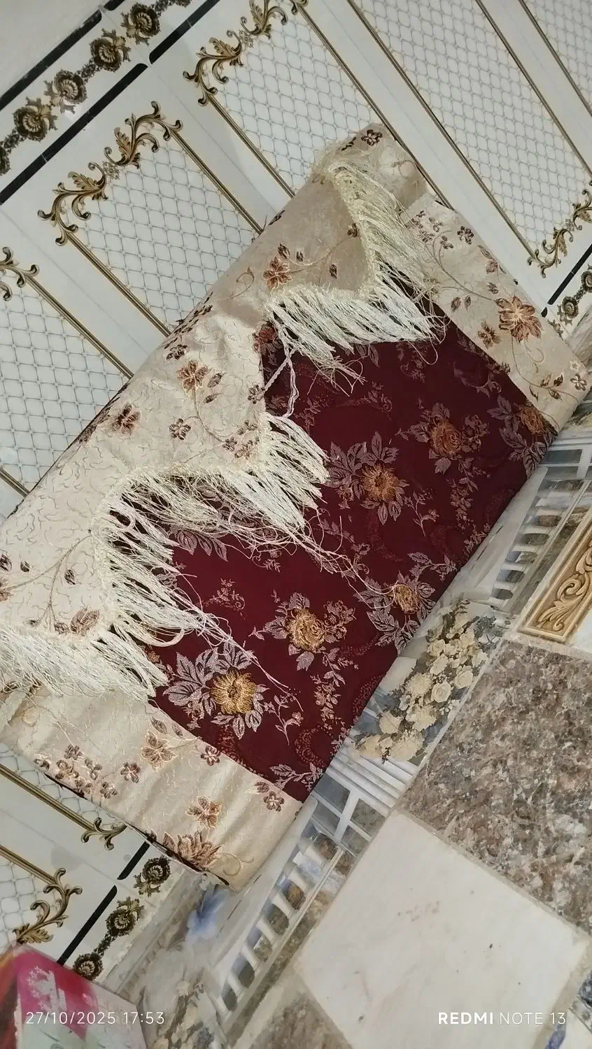 پشتی و چراغ نفتی|پشتی|زهک, |دیوار