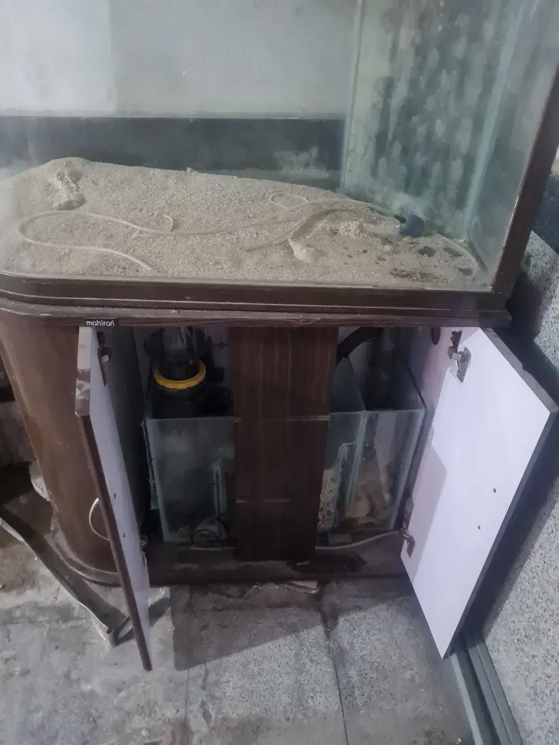 آکواریوم شور با شیشه مخصوص با وسایل خارجی|ماهی|تبریز, |دیوار