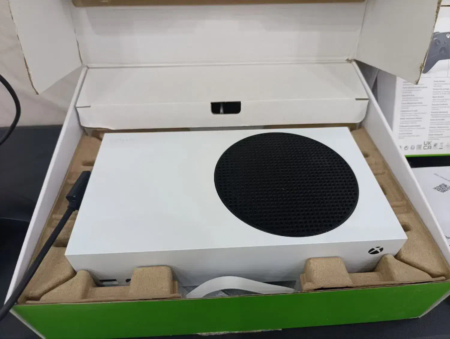 ایکس باکس سری اس۵۱۲ در حدنو با 2 دسته وبازی به روز|کنسول، بازی ویدئویی و آنلاین|کاشان, گبرها|دیوار