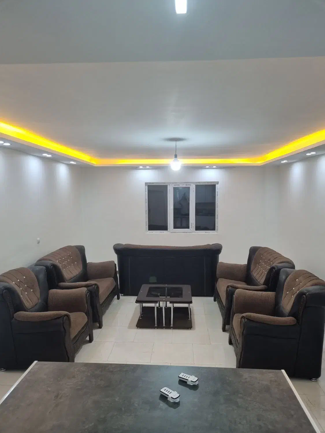 مبل ۶ نفره|مبلمان خانگی و میز عسلی|هشتگرد, شهرک آرتیمان|دیوار