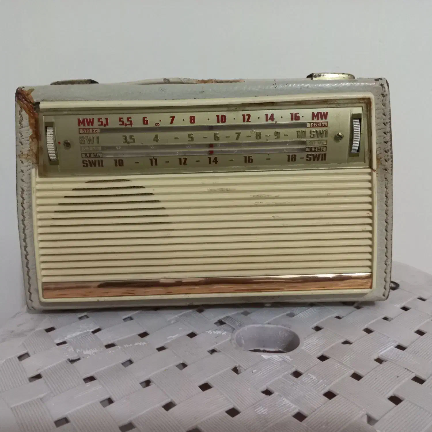 رادیو گروندیگ|کلکسیون اشیاء عتیقه|آبسرد, |دیوار