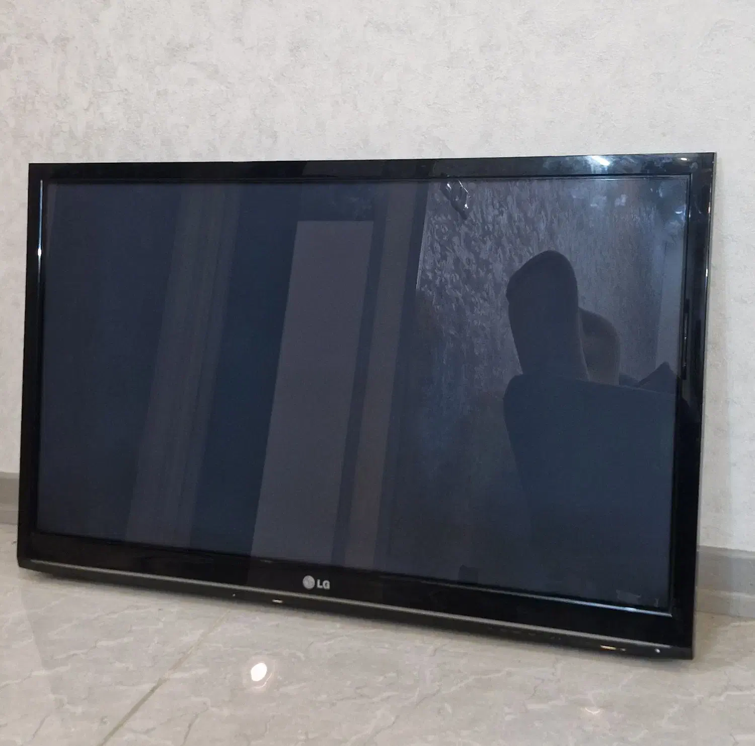 تلویزیون 42 اینچ ال جی اصل کره ای|تلویزیون و پروژکتور|شاهین‌شهر, شهرک هشت بهشت|دیوار