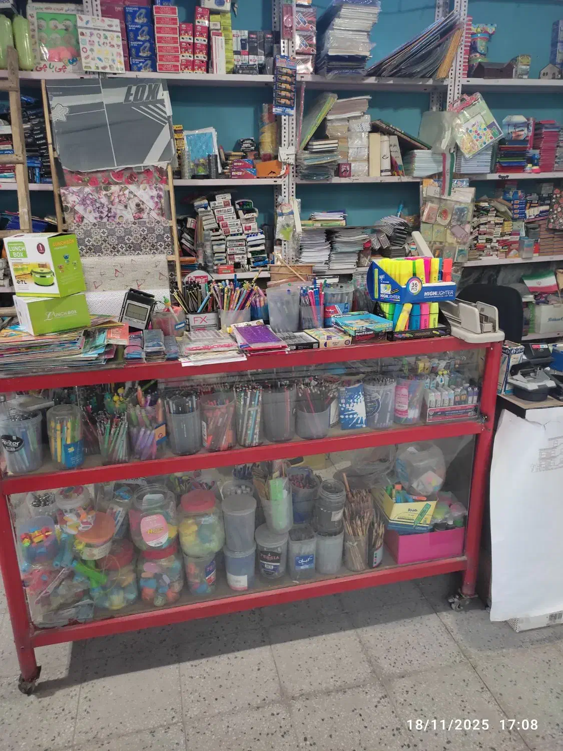 با سلام اجناس لوازم تحریر واقع در ۱۷شهریور|میز تحریر و کامپیوتر|کوهدشت, |دیوار