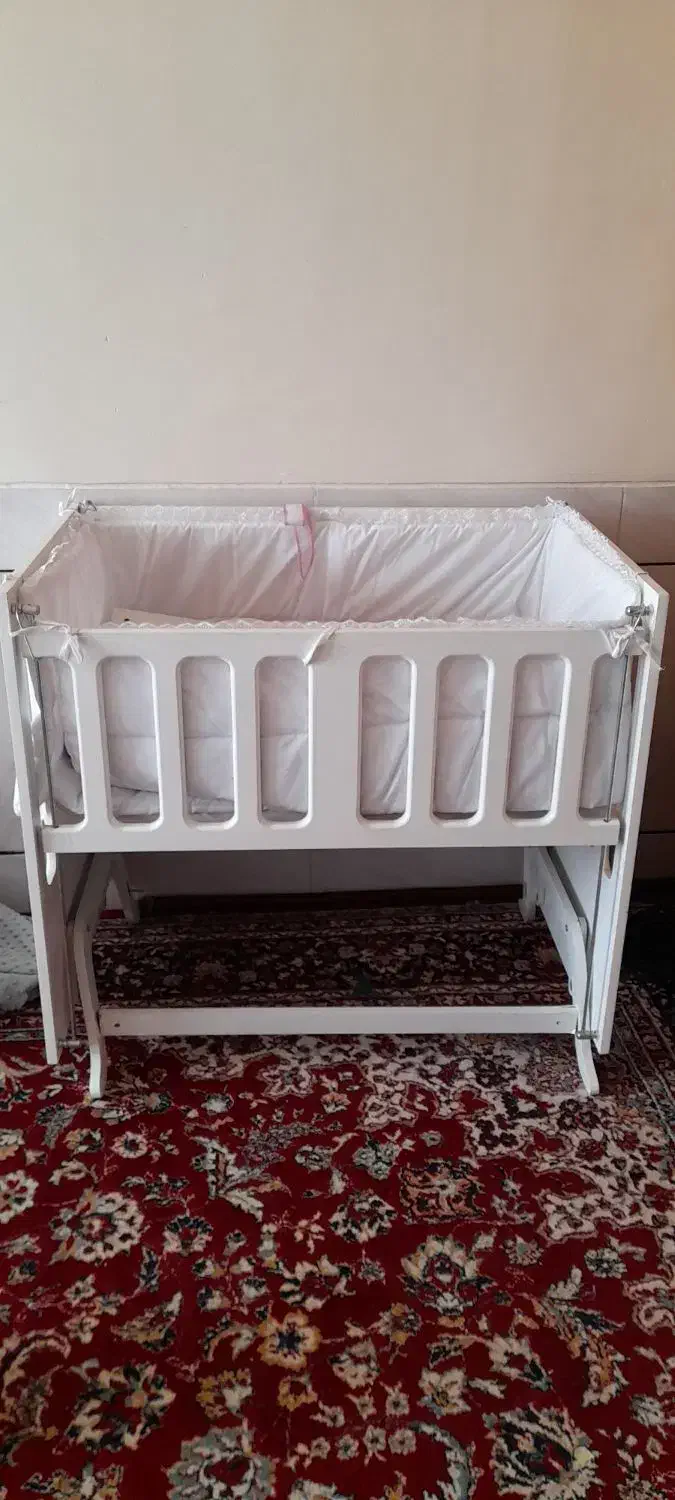 گهواره کنار مادر درحدنوع|تخت و صندلی بچه|بلداجی, |دیوار