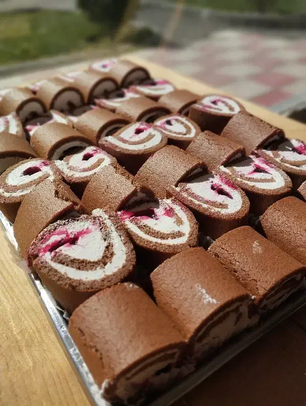 به چندوردست جهت کاردر قنادی نیازمندیم|استخدام خدمات فروشگاه و رستوران|زنجان, |دیوار