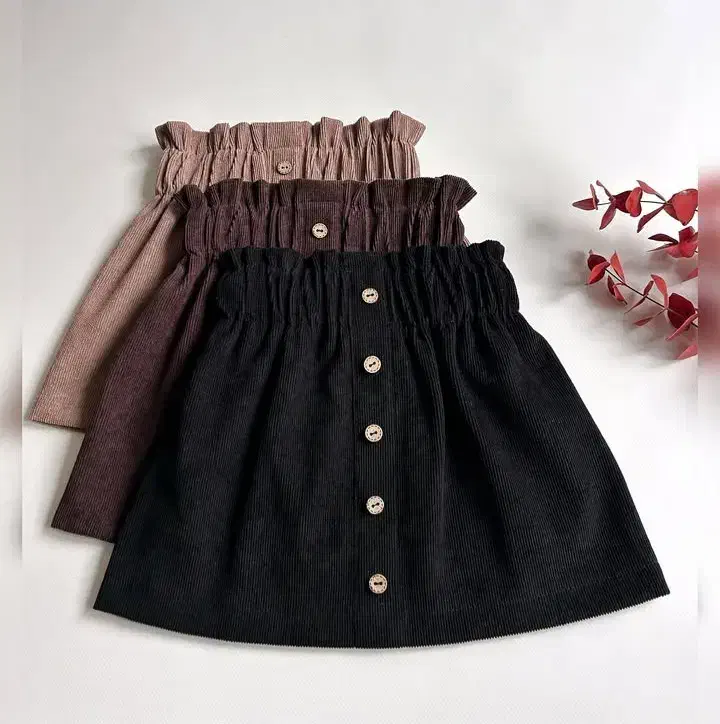 دامن|کفش و لباس بچه|گوراب زرمیخ, |دیوار