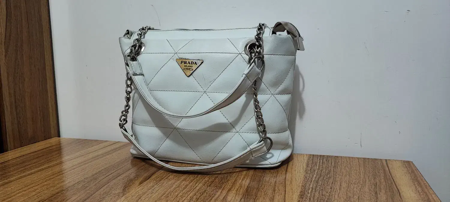 تمیز و سالم|کیف، کفش، کمربند|بروجرد, |دیوار