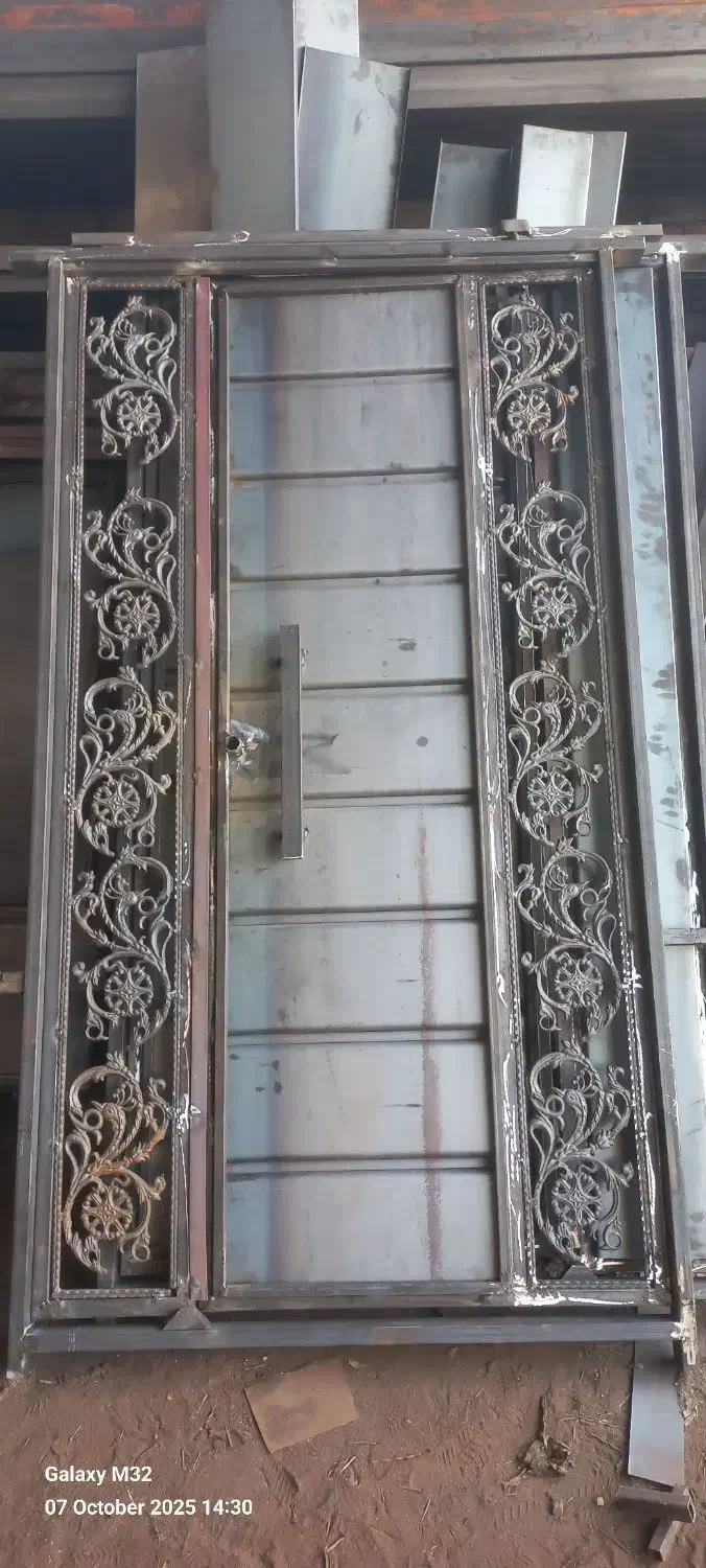 جوشکار درب و پنجره نیازمندیم|استخدام معماری، عمران و ساختمانی|تهران, نعمتآباد|دیوار