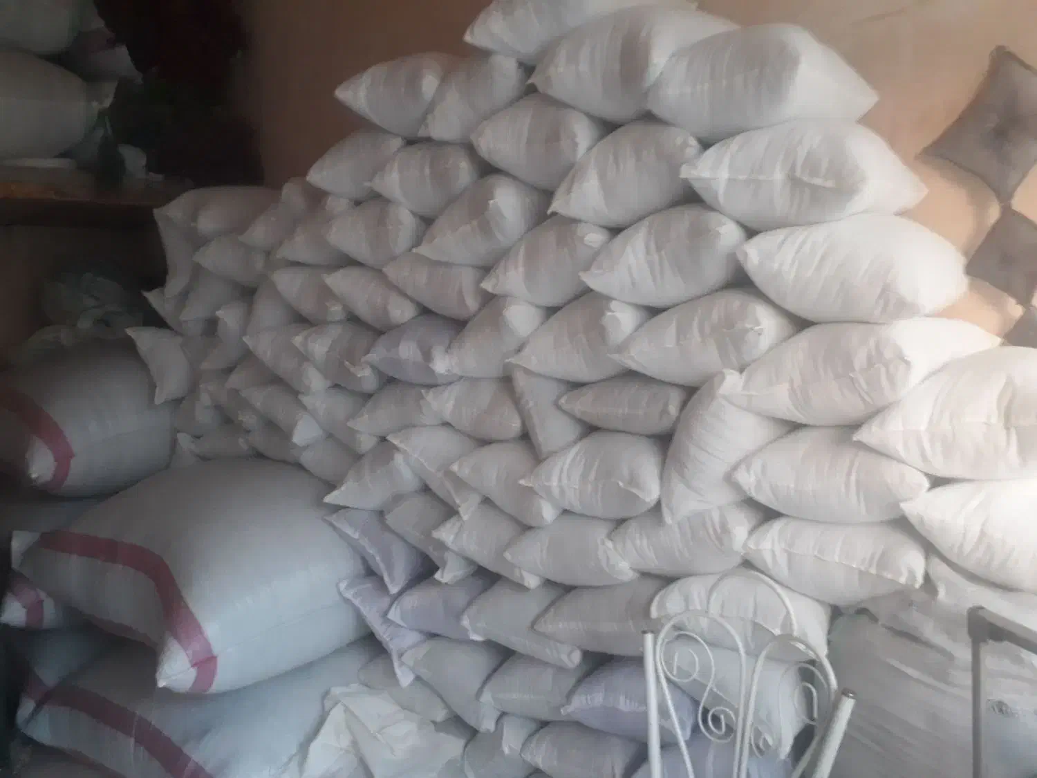 بالش خواب|رختخواب، بالش، پتو|مریوان, |دیوار