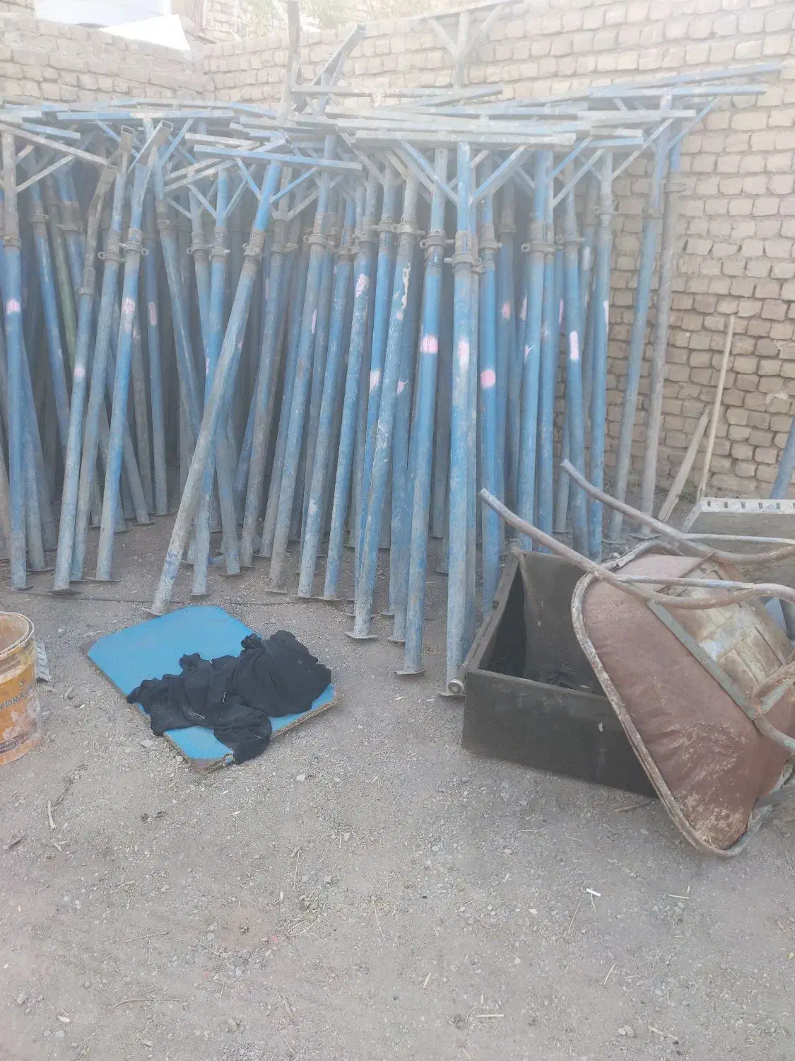 قالب و جک|مصالح و تجهیزات ساختمان|نیشابور, شهرک جانبازان|دیوار