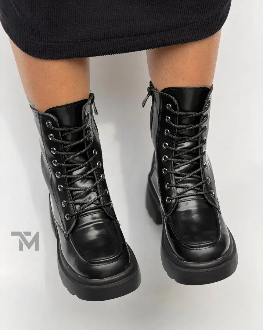 بوت زنانه|کیف، کفش، کمربند|آفتاب, |دیوار