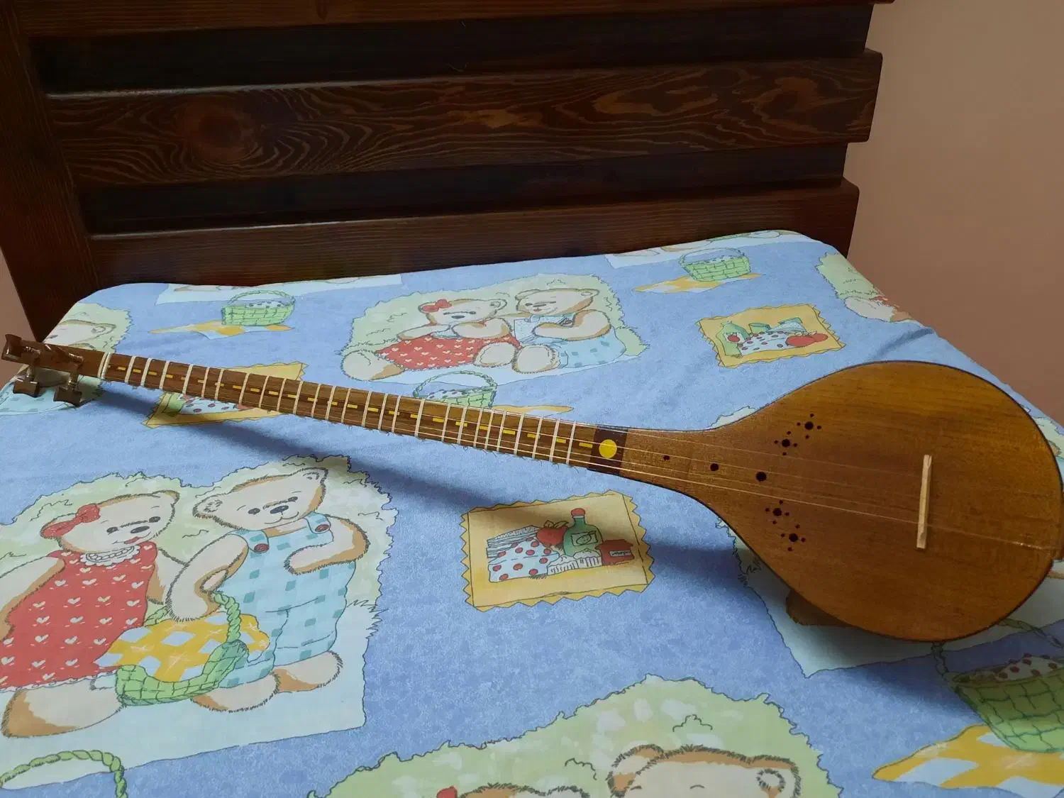 سه تار|سازهای سنتی|کرمانشاه, |دیوار