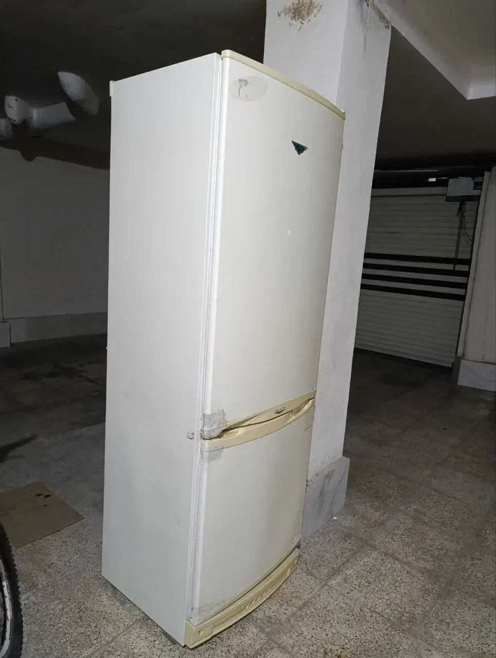 یخچال|یخچال و فریزر|رشت, باهنر|دیوار