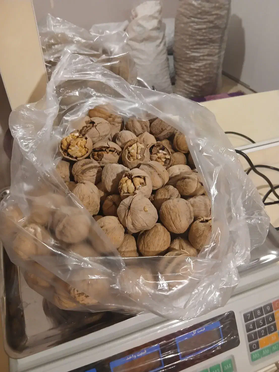 ۱۵۰ کیلو گردوی مرغوب فروش یکجا|خوردنی و آشامیدنی|تهران, مسعودیه|دیوار