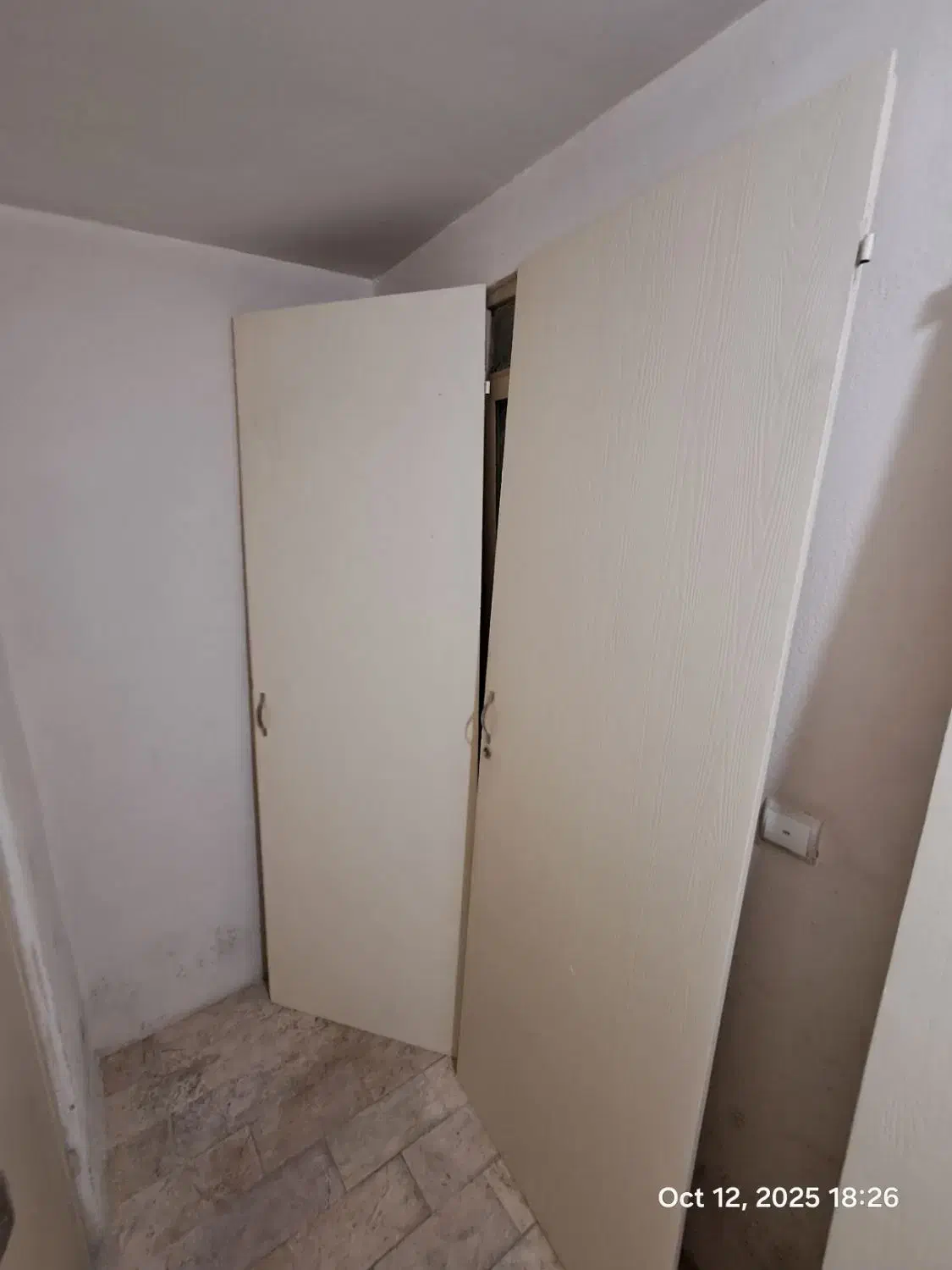 درب کمد|جاکفشی، کمد، دراور|فردیس, منظریه|دیوار