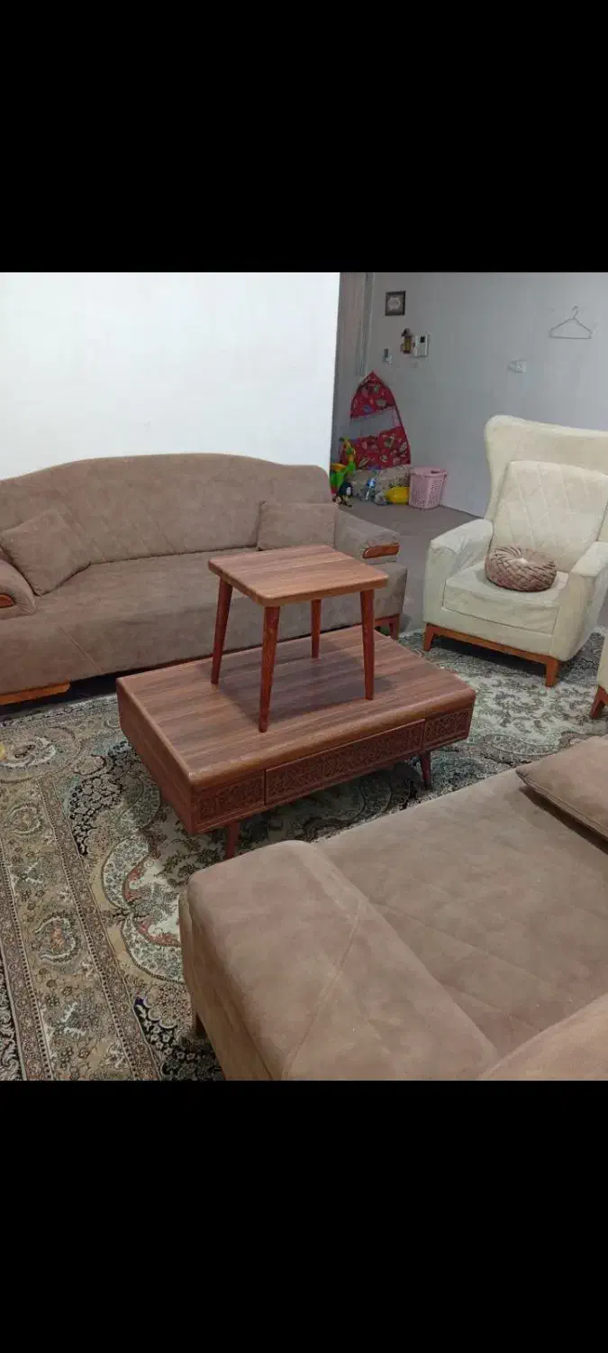 مبل 7نفره همراه با میز جلو مبلی|مبلمان خانگی و میز عسلی|چهاردانگه (تهران), |دیوار