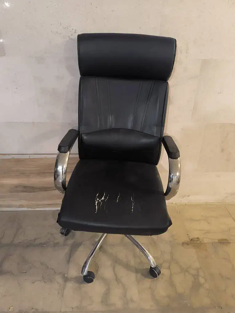 صندلی بسیار راحت|صندلی و نیمکت|مشهد, دانشجو|دیوار